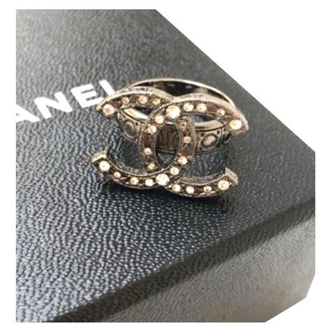 Bague Chanel Femme .